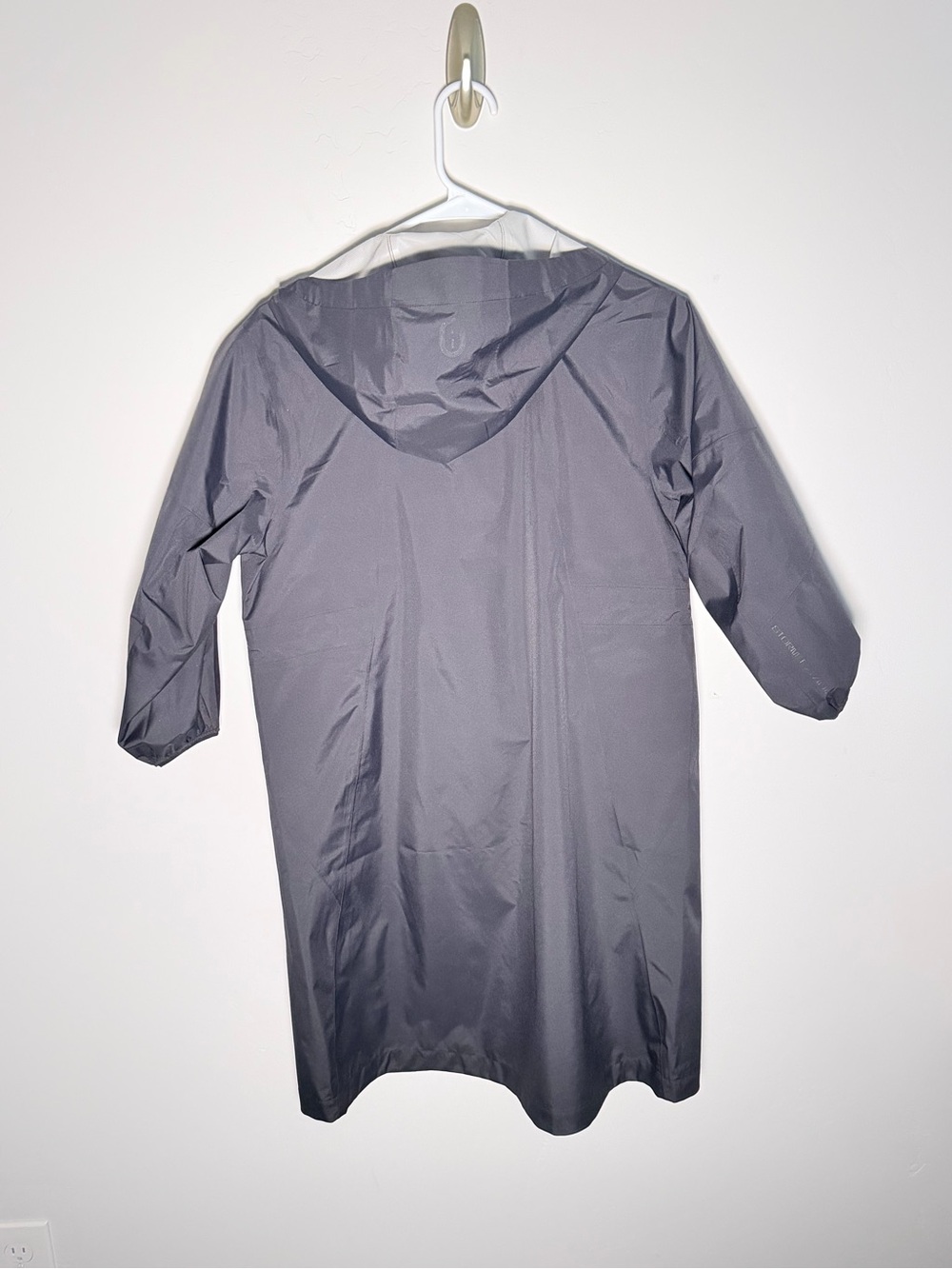 Nike Girl’s Storm-Fit ADV Rain Jacket - Picture 14 of 15